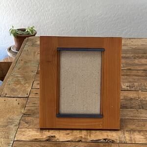 Photo Frame Light-Brown Natural Wood 4 x 6" Dark Blue Detail Minimalist Modern